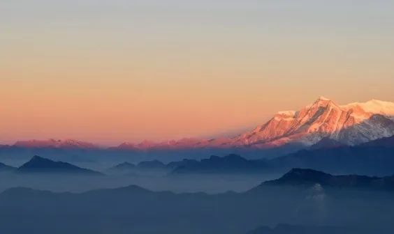 World Journeys: Giant's Causeway in Northern Ireland, a Mythical Labyrinth on the Edge of the Atlant